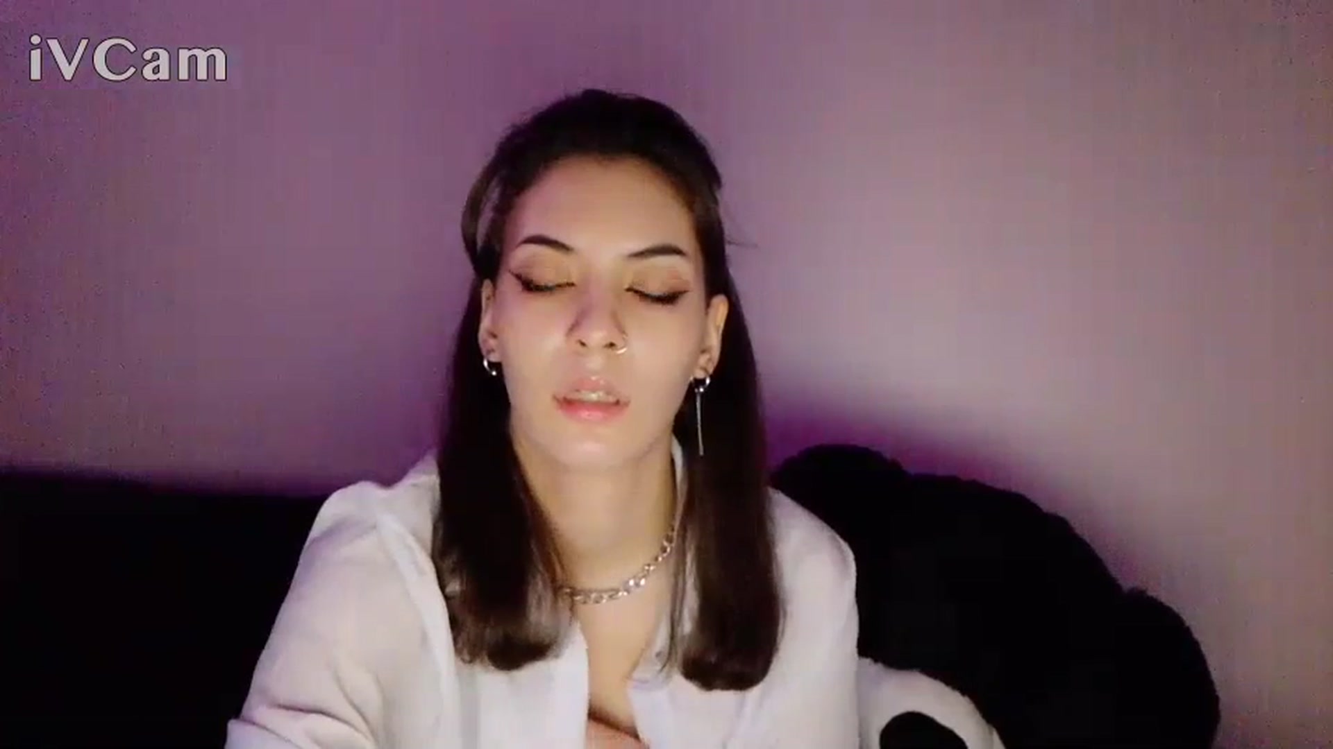 Gallery image thumbnail from LoonyShine's myfreecams stream on, 12/03/2023, 17:44 image 10 of 20