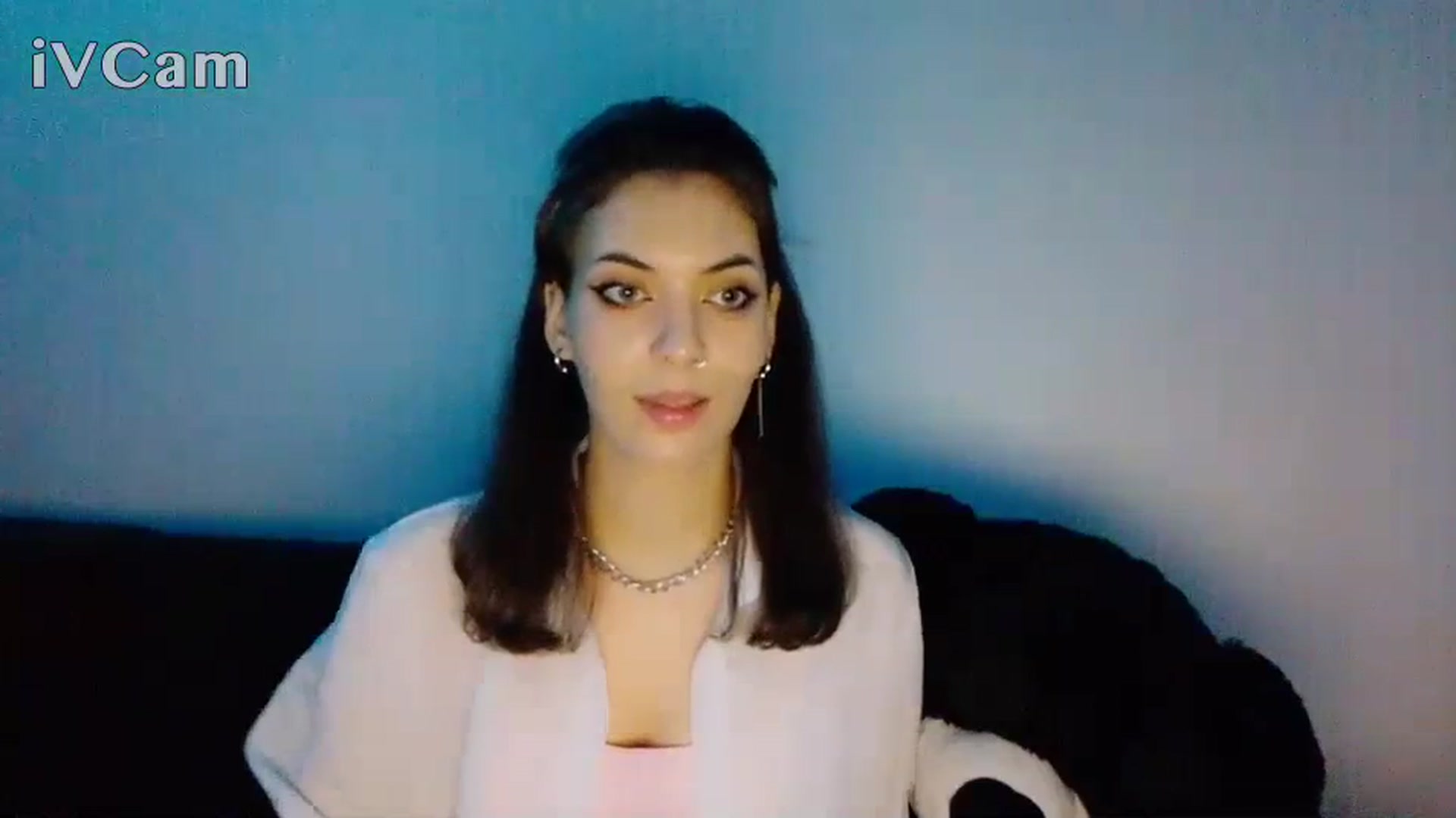 Gallery image thumbnail from LoonyShine's myfreecams stream on, 12/03/2023, 17:44 image 14 of 20
