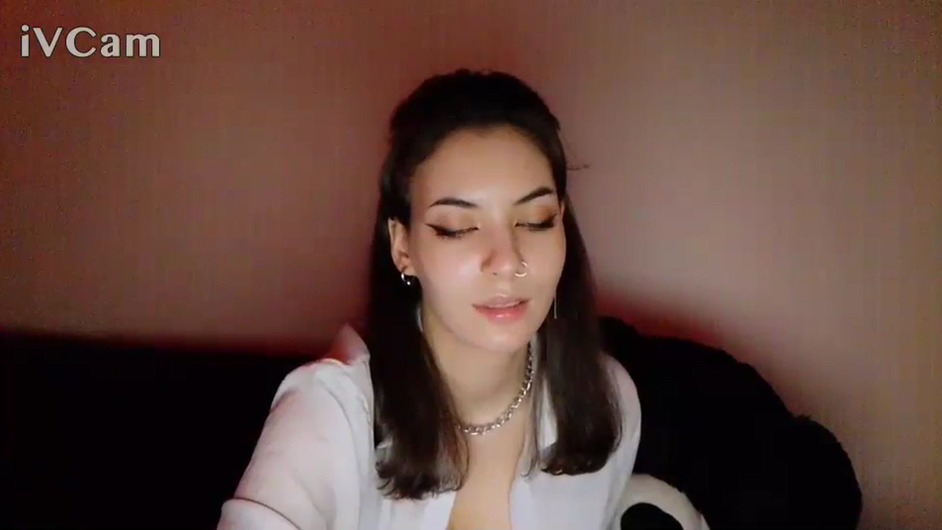 Gallery image thumbnail from LoonyShine's myfreecams stream on, 12/03/2023, 17:44 image 15 of 20