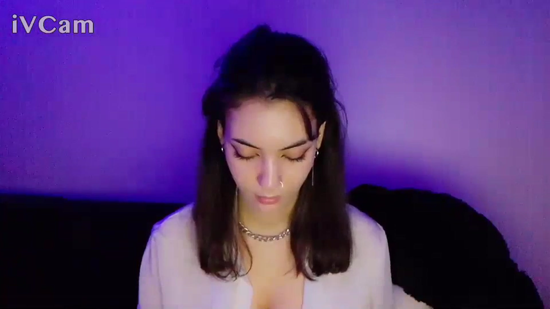 Gallery image thumbnail from LoonyShine's myfreecams stream on, 12/03/2023, 18:50 image 18 of 20
