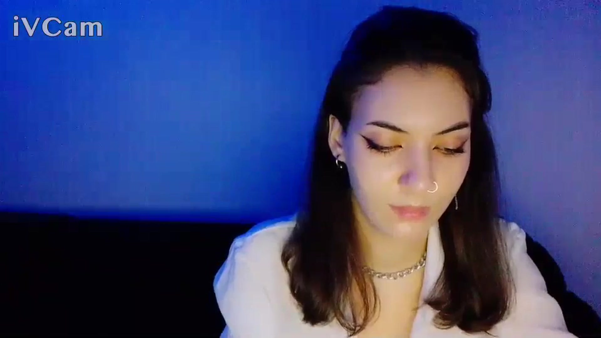 Gallery image thumbnail from LoonyShine's myfreecams stream on, 12/03/2023, 18:50 image 4 of 20