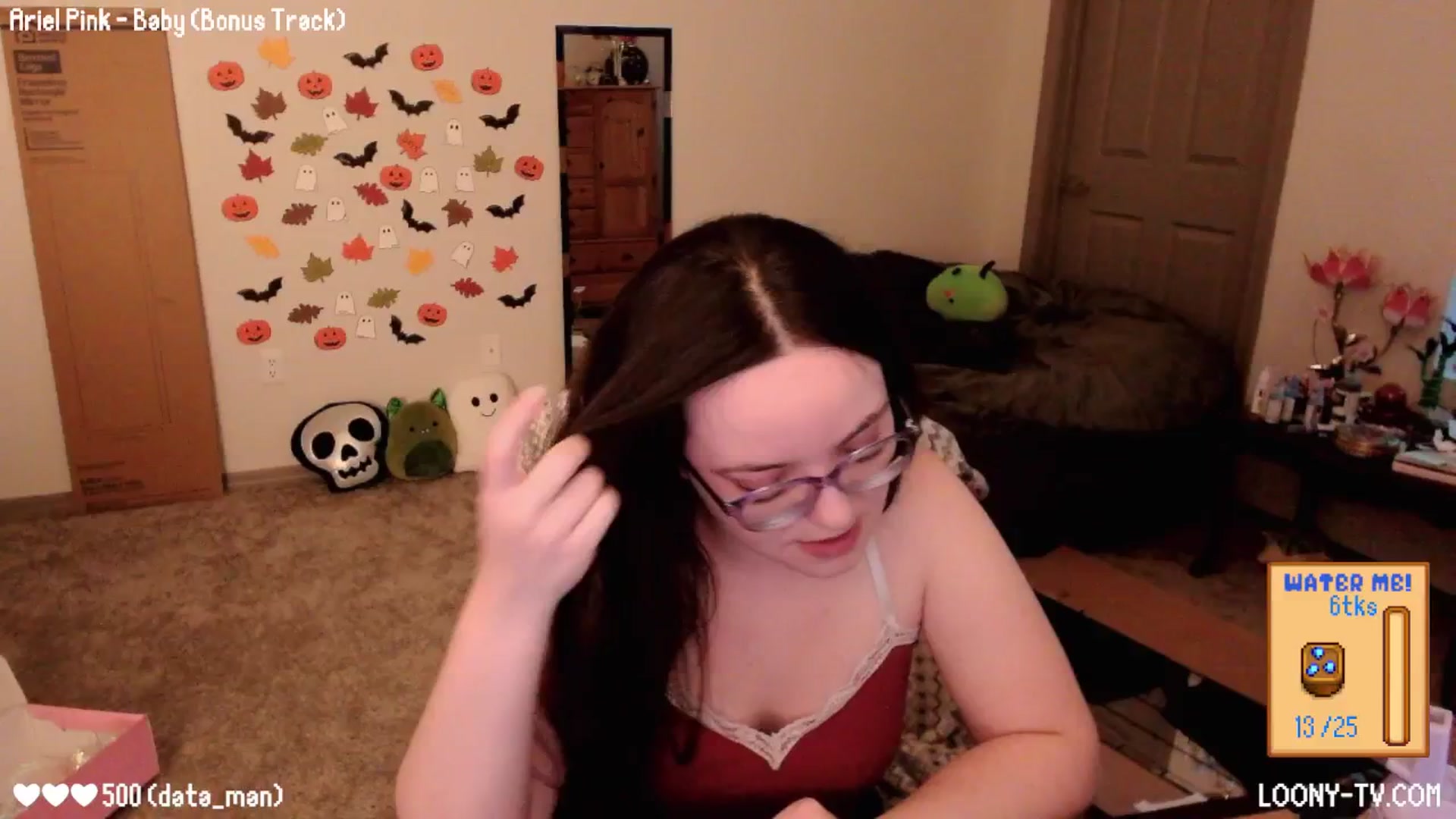 Gallery image thumbnail from LoonyTV's myfreecams stream on, 11/17/2025, 24:21 image 3 of 20