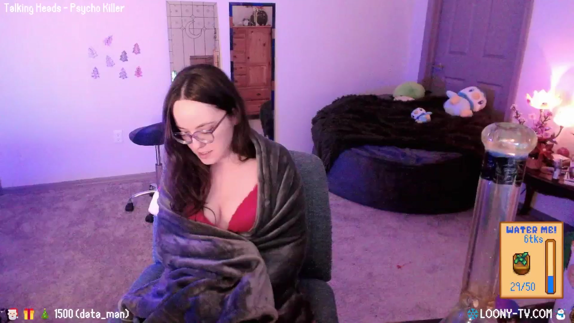 Gallery image thumbnail from LoonyTV's myfreecams stream on, 12/26/2025, 24:51 image 19 of 20