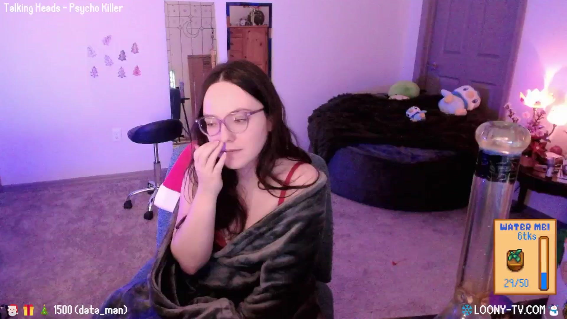 Gallery image thumbnail from LoonyTV's myfreecams stream on, 12/26/2025, 24:51 image 18 of 20