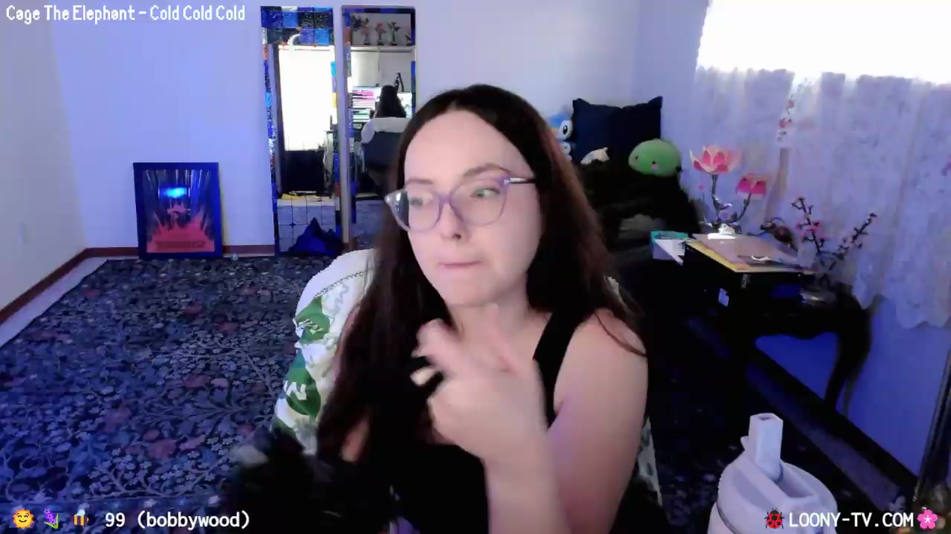 Gallery image thumbnail from LoonyTV's myfreecams stream on, 05/17/2026, 23:41 image 15 of 20