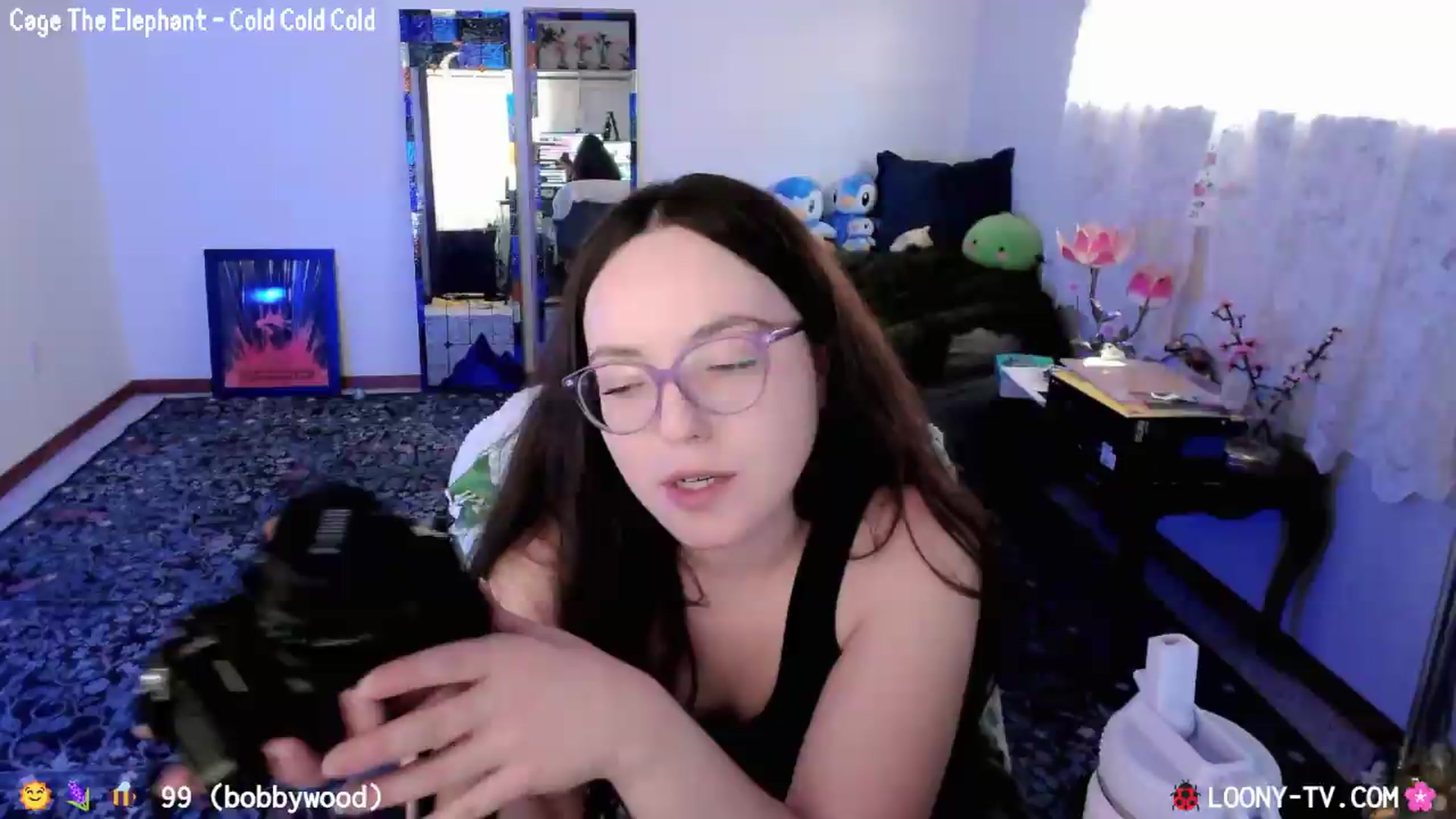 Gallery image thumbnail from LoonyTV's myfreecams stream on, 05/17/2026, 23:41 image 16 of 20