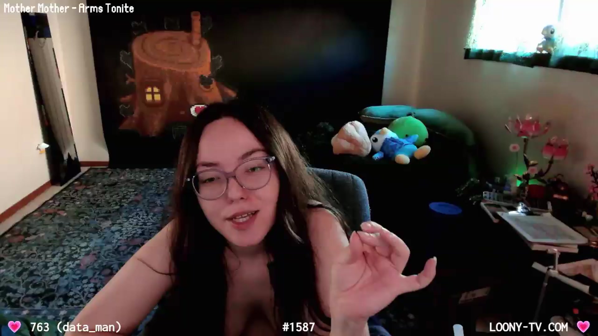 Gallery image thumbnail from LoonyTV's myfreecams stream on, 07/26/2026, 23:30 image 17 of 20
