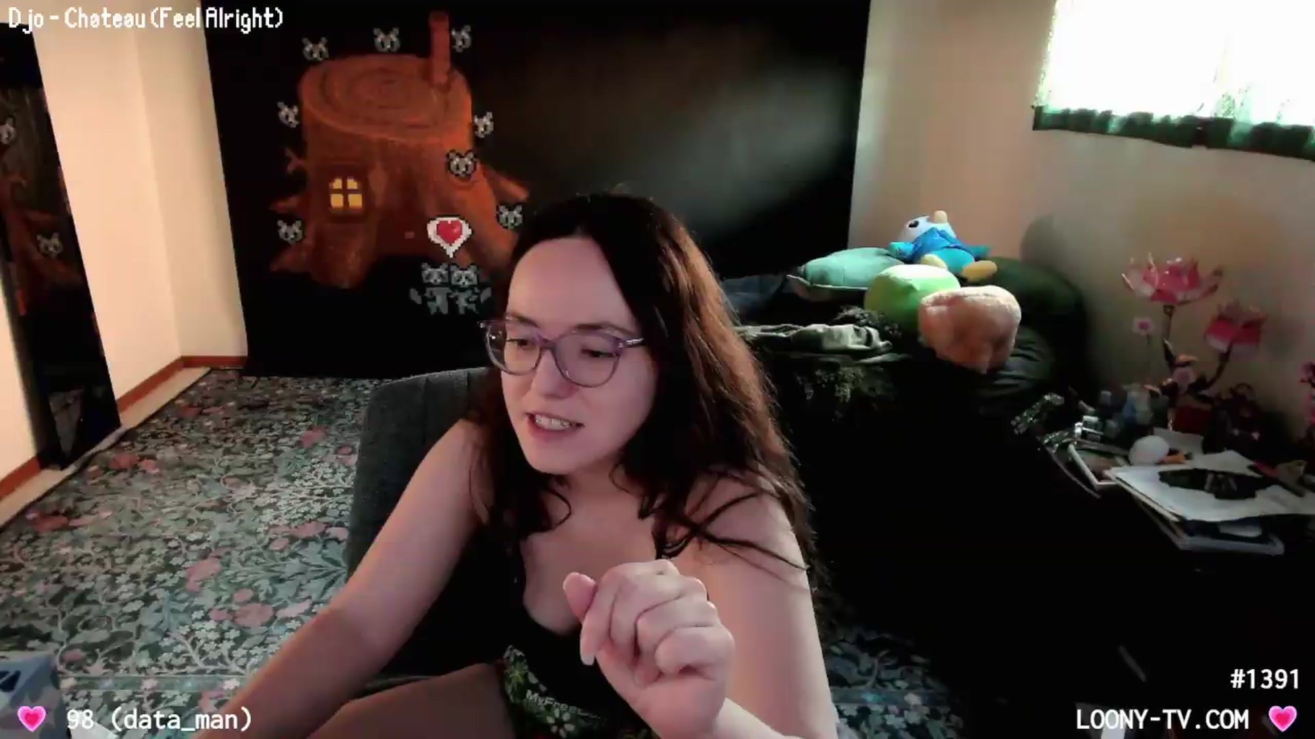 Gallery image thumbnail from LoonyTV's myfreecams stream on, 08/17/2026, 23:21 image 17 of 20