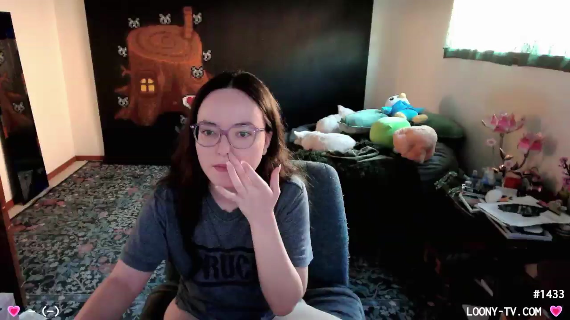 Gallery image thumbnail from LoonyTV's myfreecams stream on, 08/18/2026, 23:45 image 2 of 20
