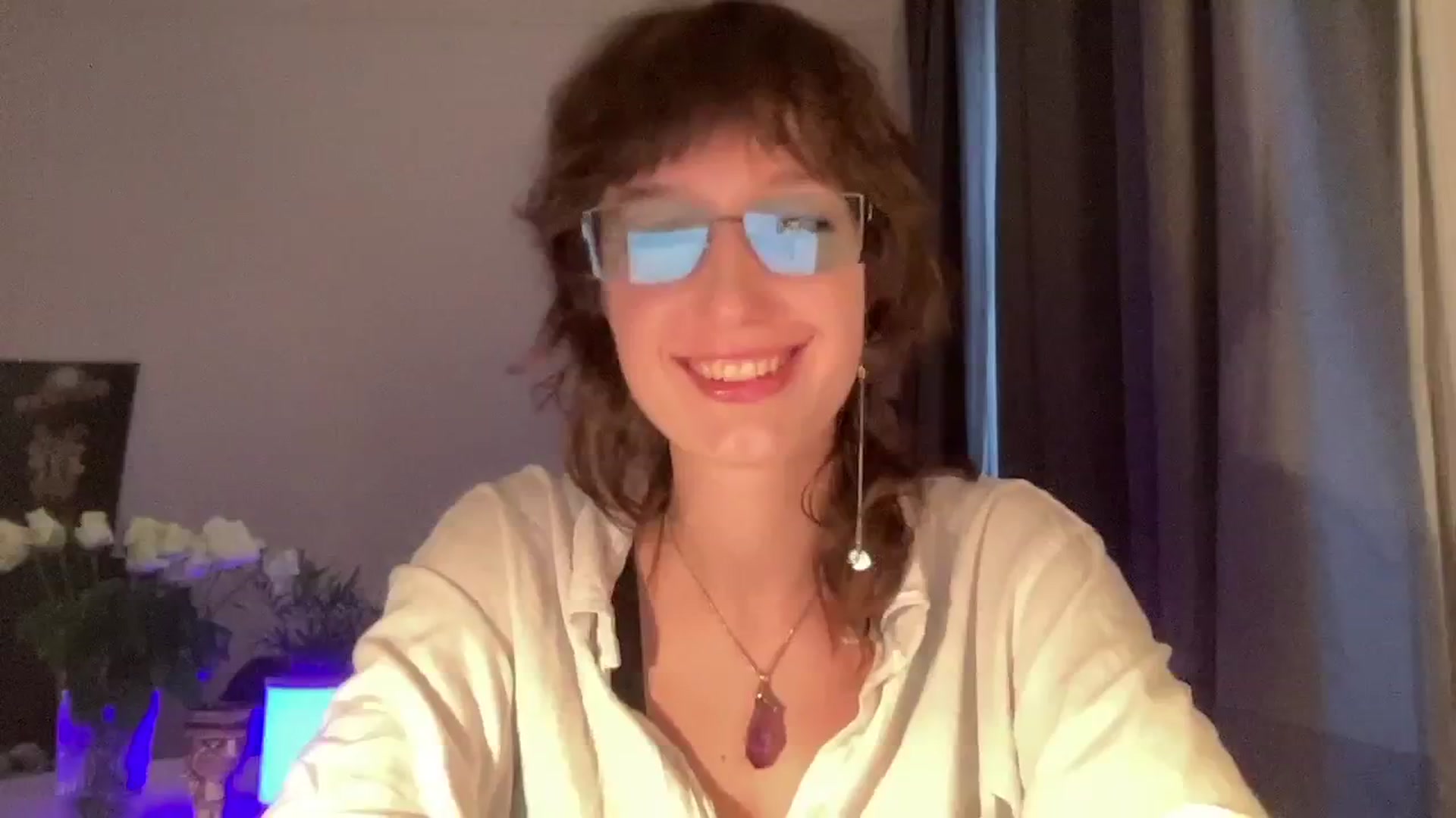 Gallery image thumbnail from LoooneyTunes's myfreecams stream on, 09/28/2024, 17:04 image 4 of 20