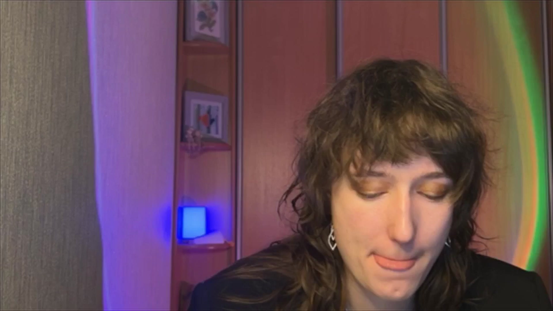 Gallery image thumbnail from LoooneyTunes's myfreecams stream on, 12/31/2024, 16:27 image 19 of 20