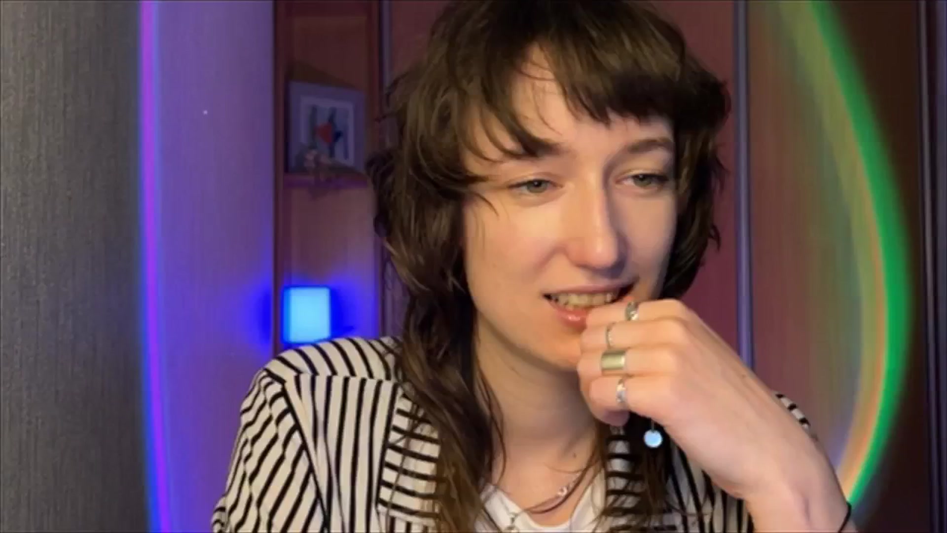 Gallery image thumbnail from LoooneyTunes's myfreecams stream on, 01/09/2025, 01:09 image 1 of 20