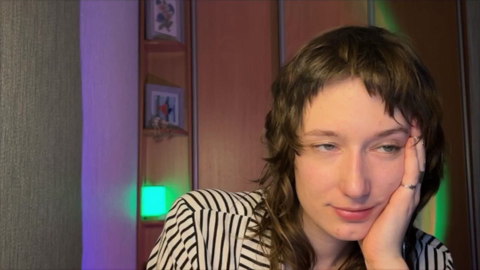 Gallery image thumbnail from LoooneyTunes's myfreecams stream on, 01/19/2025, 23:21 image 2 of 20