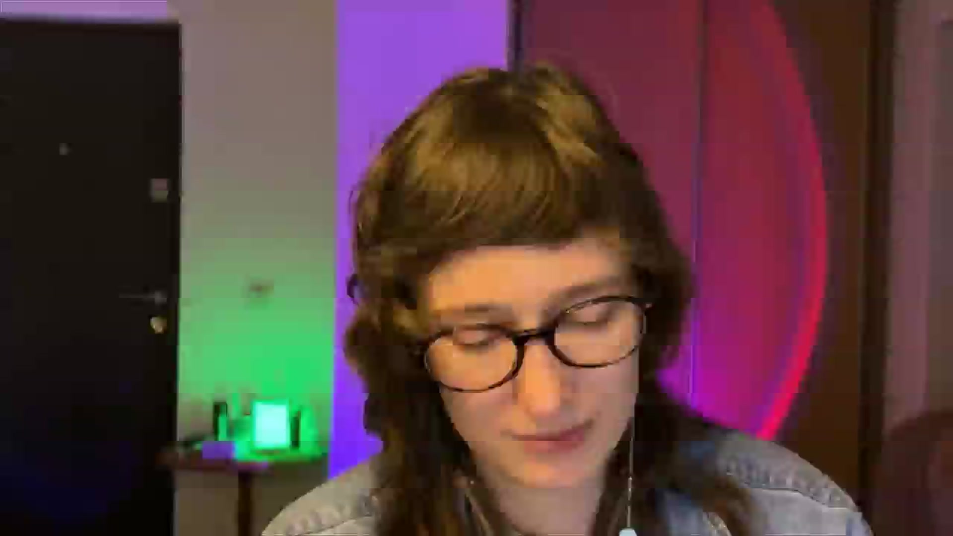 Gallery image thumbnail from LoooneyTunes's myfreecams stream on, 02/14/2025, 24:34 image 11 of 20