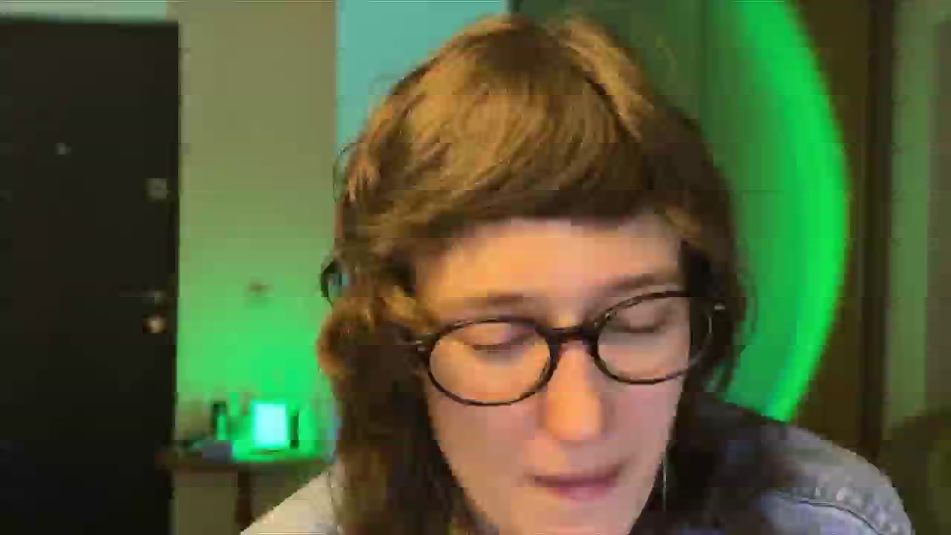 Gallery image thumbnail from LoooneyTunes's myfreecams stream on, 02/14/2025, 24:34 image 10 of 20