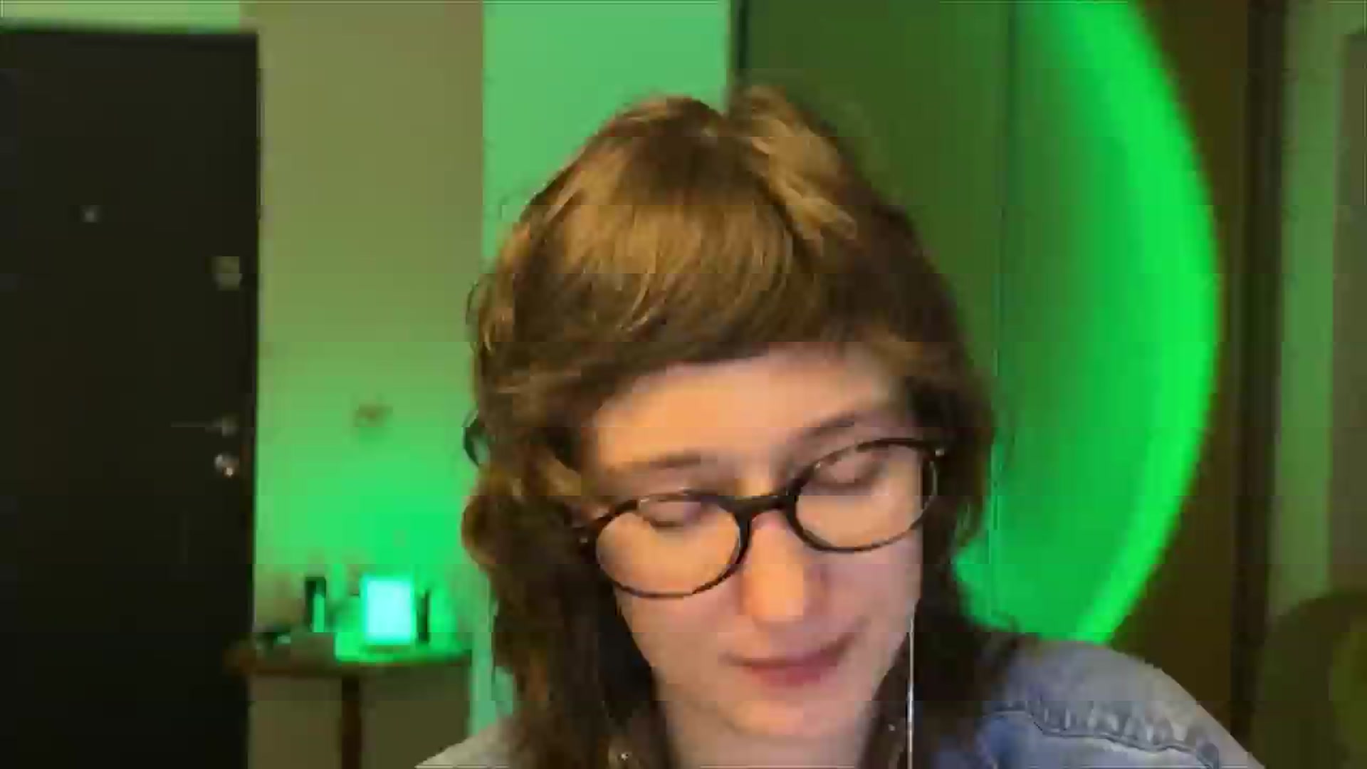 Gallery image thumbnail from LoooneyTunes's myfreecams stream on, 02/14/2025, 24:34 image 19 of 20