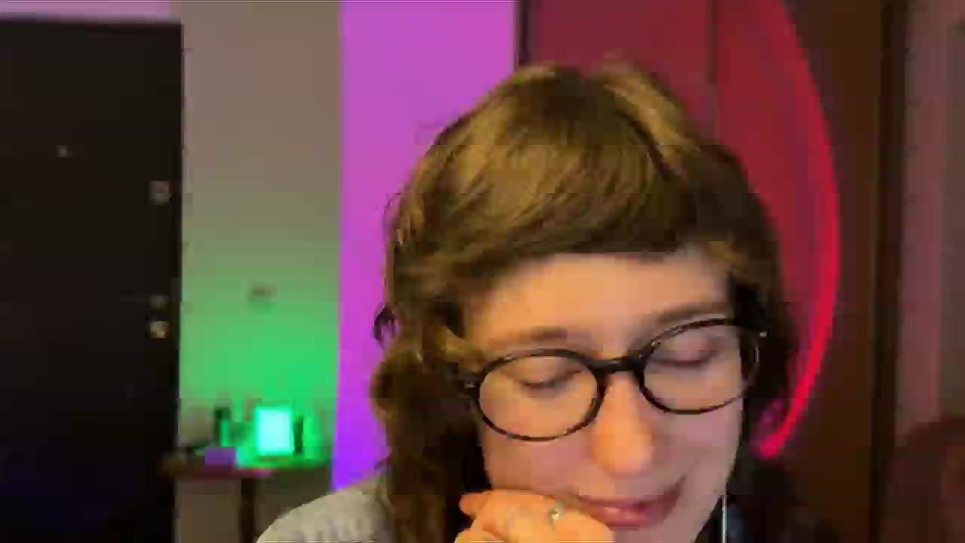 Gallery image thumbnail from LoooneyTunes's myfreecams stream on, 02/14/2025, 24:34 image 5 of 20