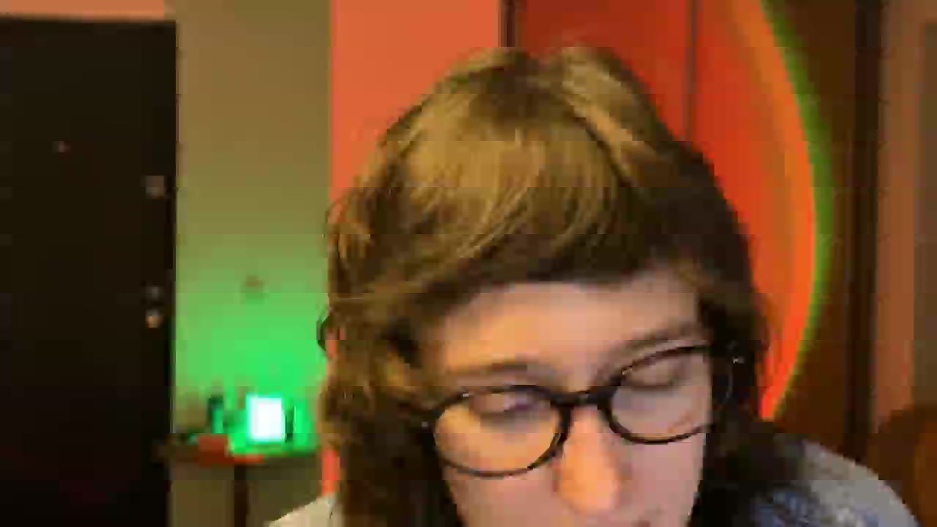 Gallery image thumbnail from LoooneyTunes's myfreecams stream on, 02/14/2025, 24:34 image 9 of 20