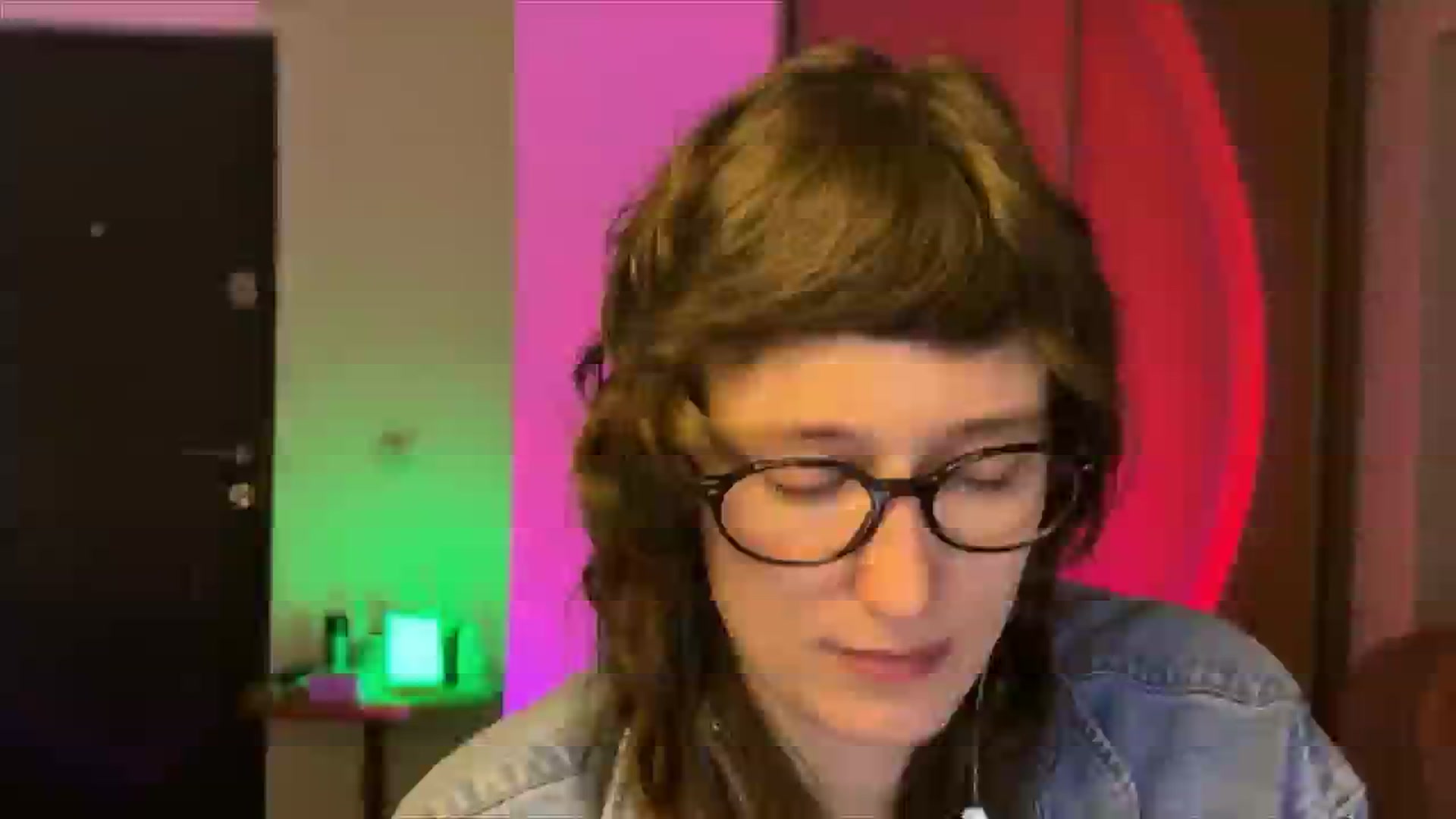 Gallery image thumbnail from LoooneyTunes's myfreecams stream on, 02/14/2025, 24:34 image 2 of 20