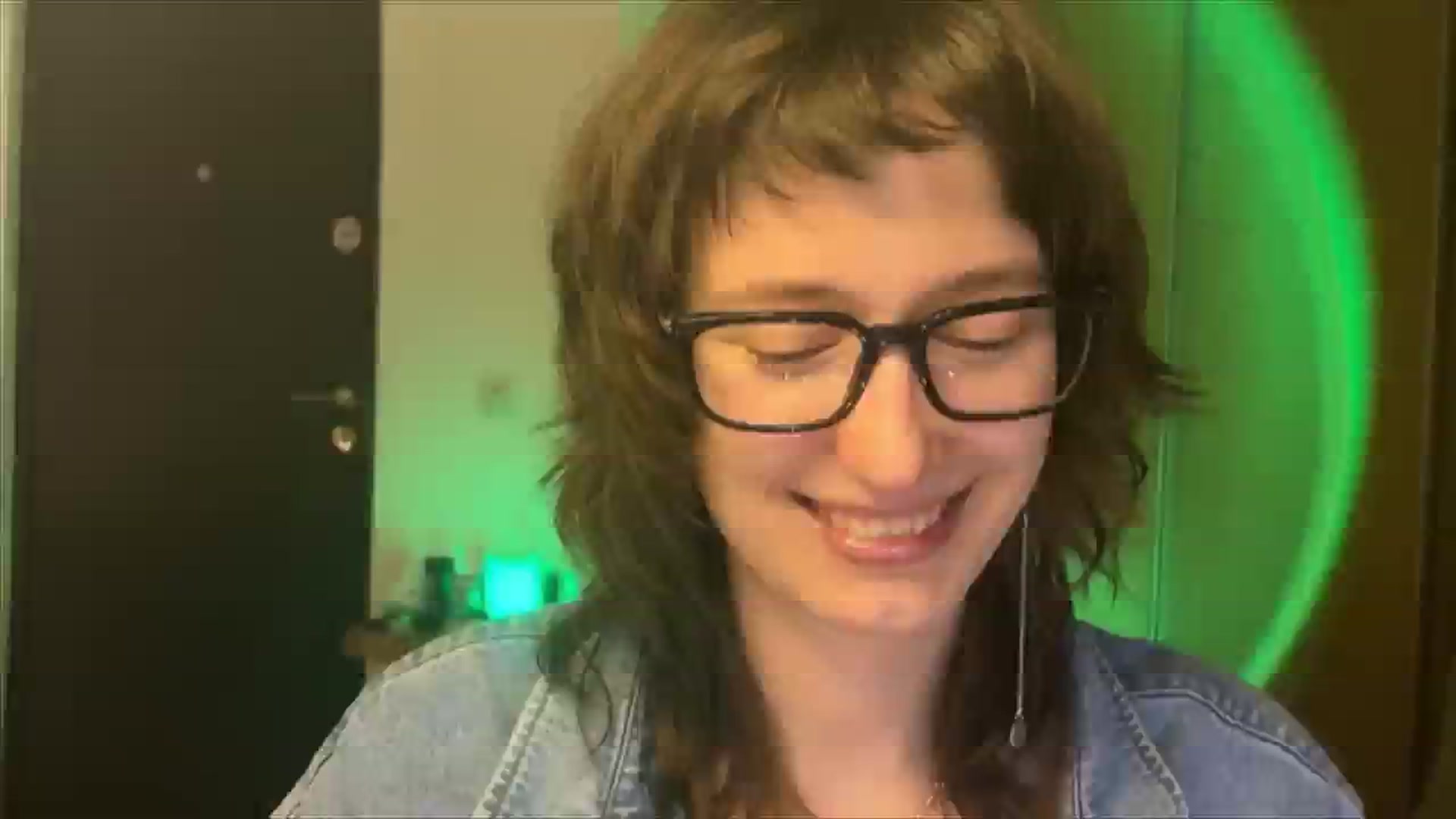 Gallery image thumbnail from LoooneyTunes's myfreecams stream on, 02/17/2025, 21:05 image 11 of 20