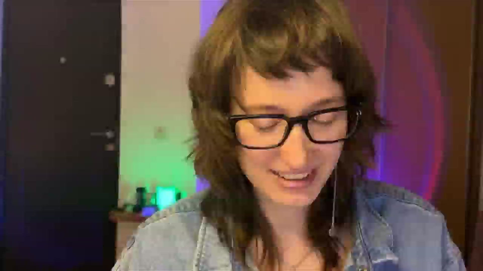 Gallery image thumbnail from LoooneyTunes's myfreecams stream on, 02/17/2025, 21:05 image 19 of 20