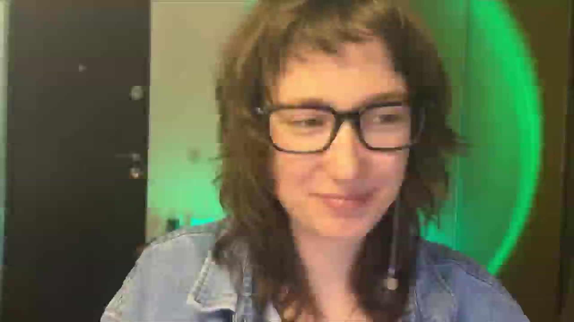Gallery image thumbnail from LoooneyTunes's myfreecams stream on, 02/17/2025, 21:05 image 12 of 20