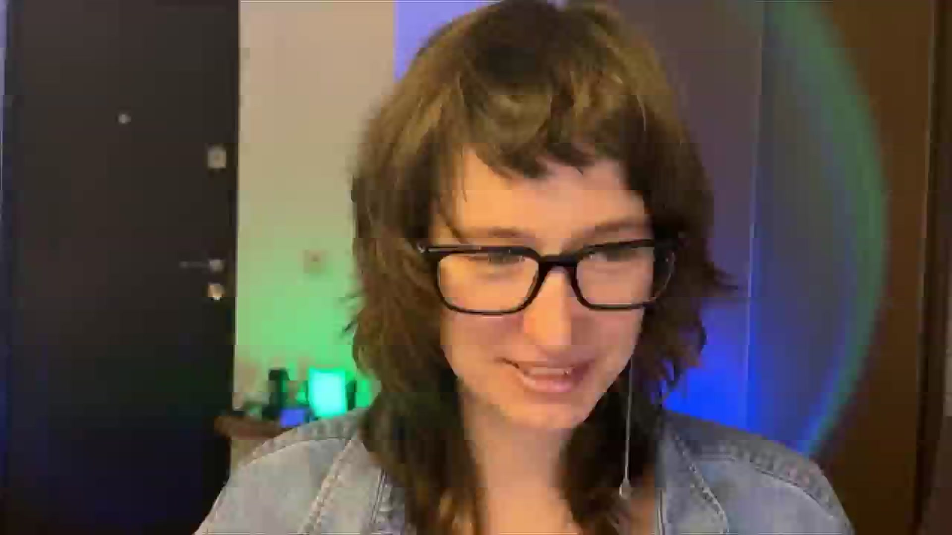 Gallery image thumbnail from LoooneyTunes's myfreecams stream on, 02/17/2025, 21:05 image 17 of 20