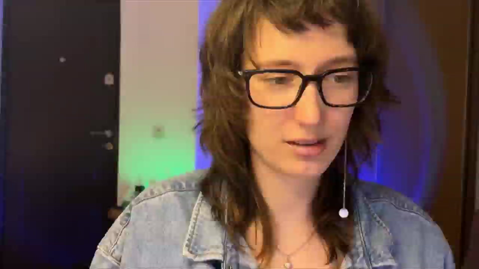 Gallery image thumbnail from LoooneyTunes's myfreecams stream on, 02/17/2025, 21:05 image 18 of 20
