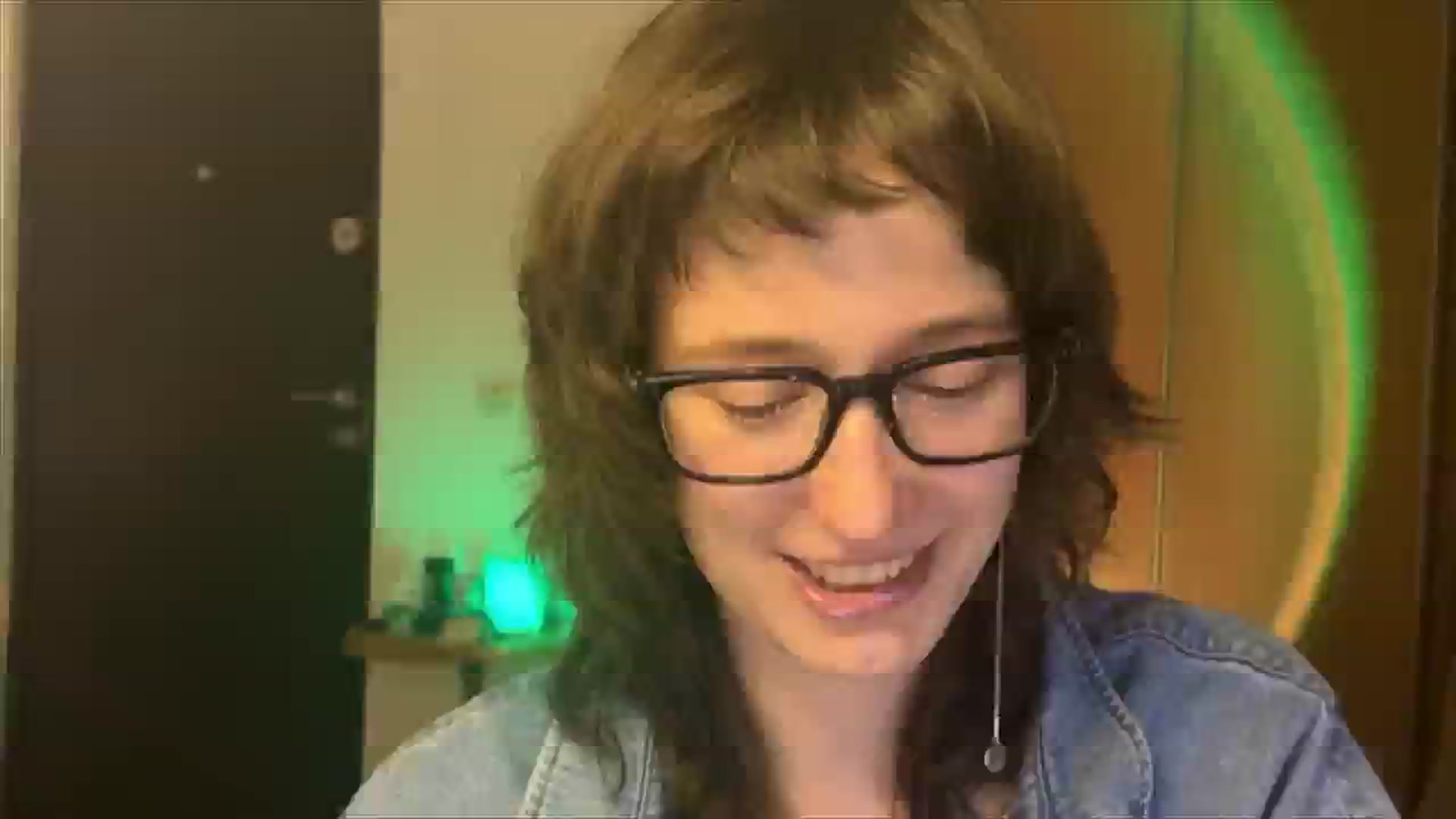 Gallery image thumbnail from LoooneyTunes's myfreecams stream on, 02/17/2025, 21:05 image 9 of 20