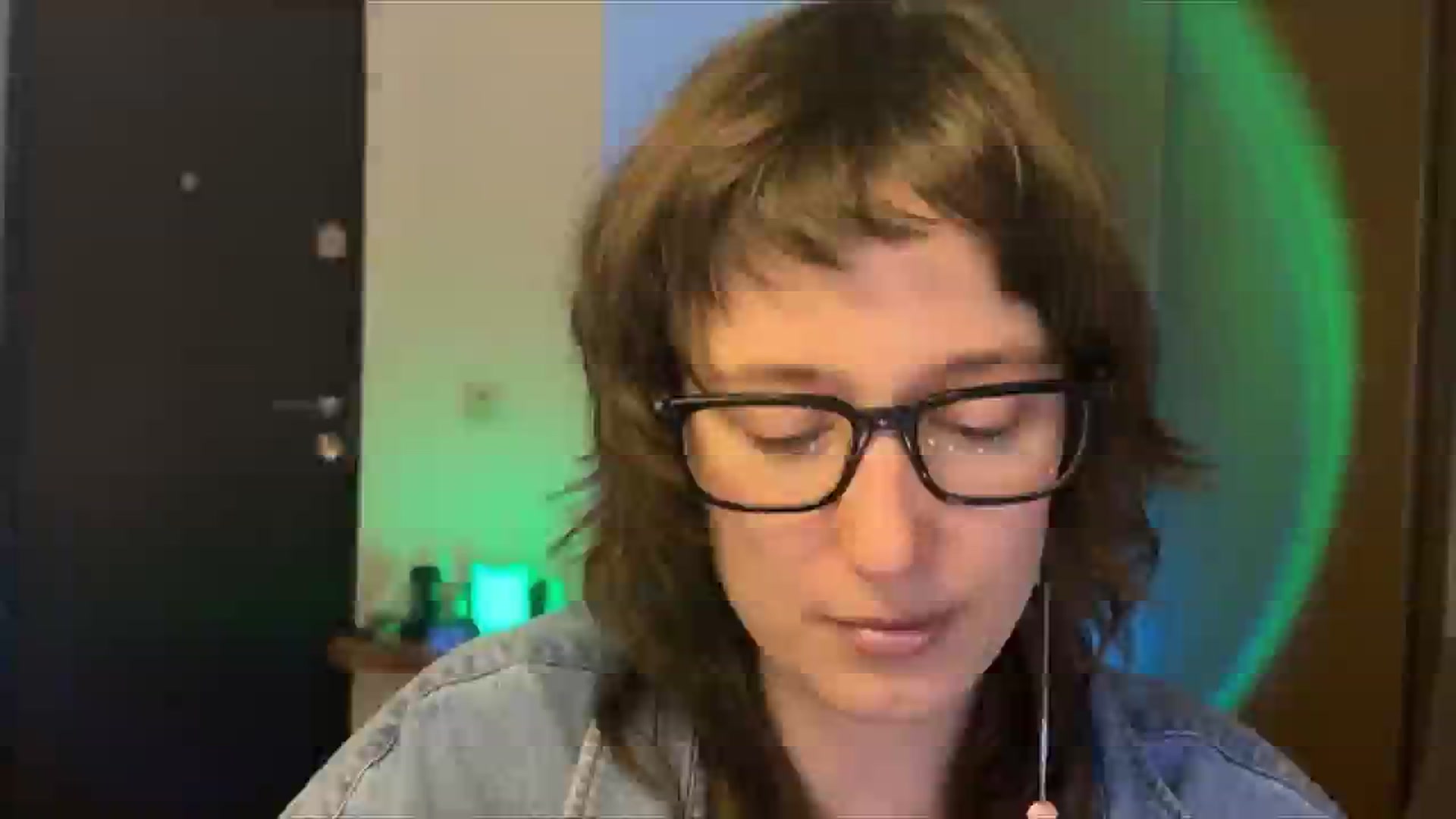 Gallery image thumbnail from LoooneyTunes's myfreecams stream on, 02/17/2025, 21:05 image 15 of 20