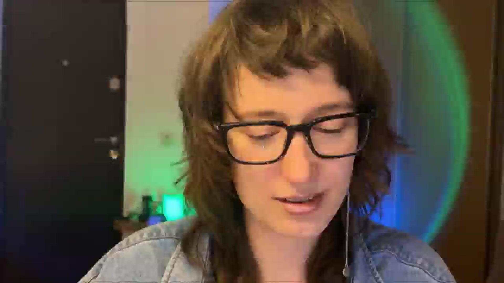 Gallery image thumbnail from LoooneyTunes's myfreecams stream on, 02/17/2025, 21:05 image 16 of 20