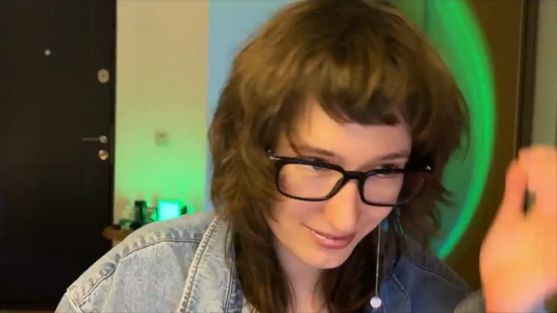 Gallery image thumbnail from LoooneyTunes's myfreecams stream on, 02/17/2025, 21:31 image 18 of 20
