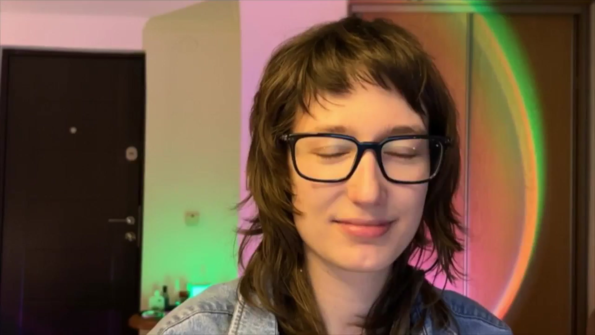 Gallery image thumbnail from LoooneyTunes's myfreecams stream on, 02/19/2025, 16:00 image 18 of 20