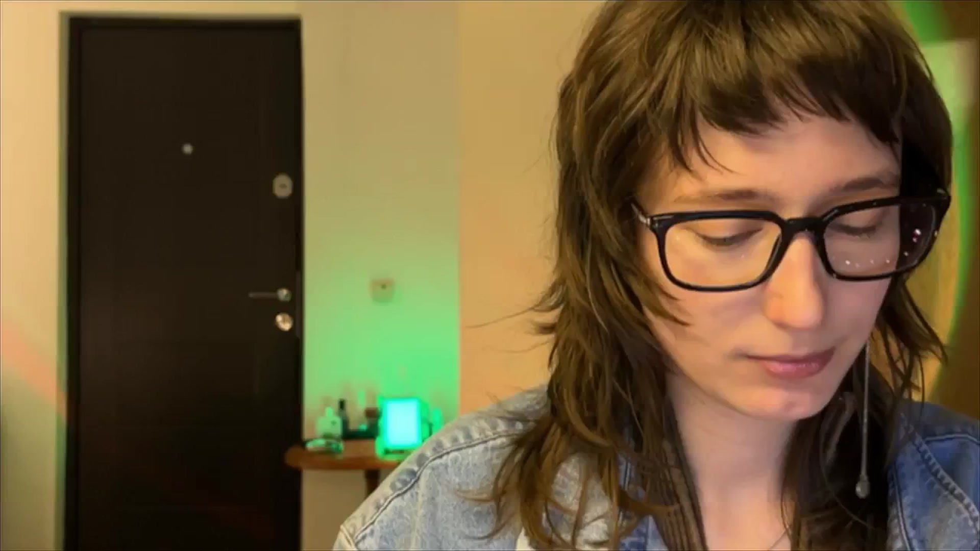 Gallery image thumbnail from LoooneyTunes's myfreecams stream on, 02/19/2025, 16:55 image 7 of 20