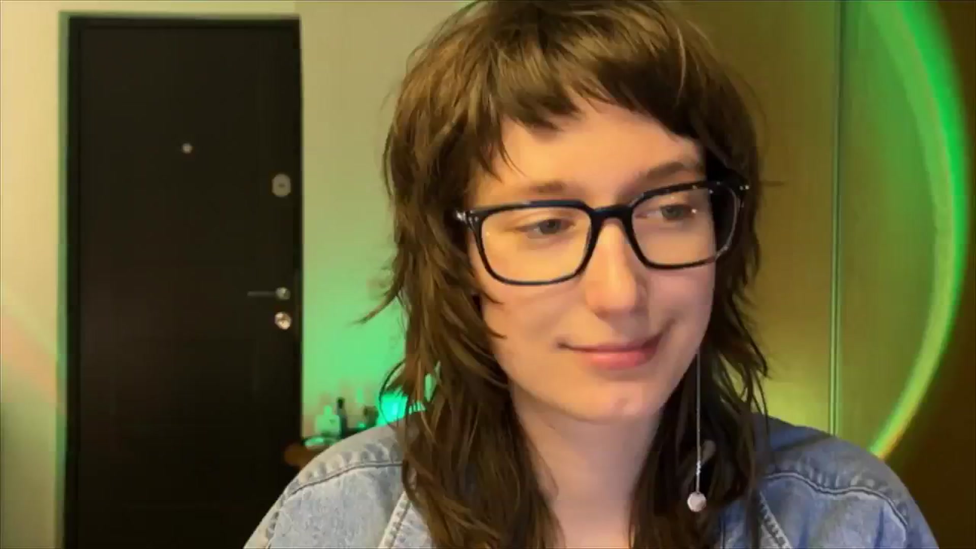 Gallery image thumbnail from LoooneyTunes's myfreecams stream on, 02/19/2025, 18:19 image 1 of 20