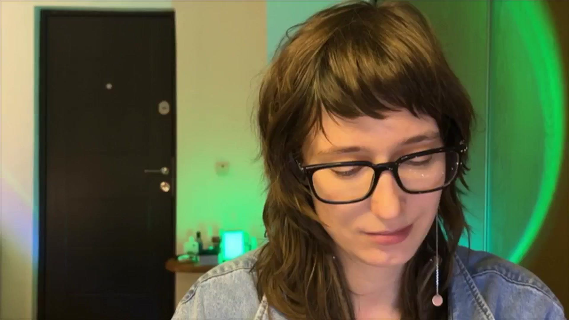 Gallery image thumbnail from LoooneyTunes's myfreecams stream on, 02/19/2025, 18:19 image 14 of 20