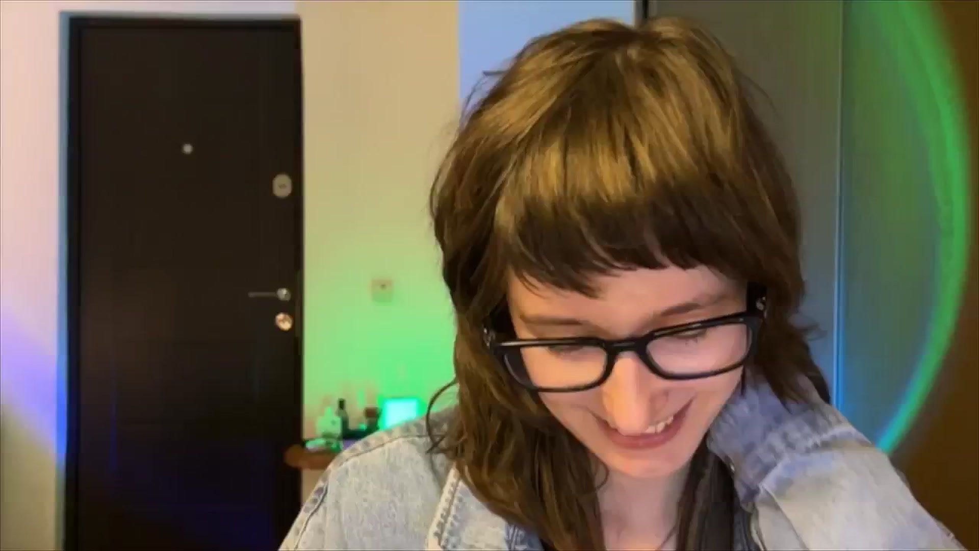 Gallery image thumbnail from LoooneyTunes's myfreecams stream on, 02/19/2025, 18:19 image 18 of 20