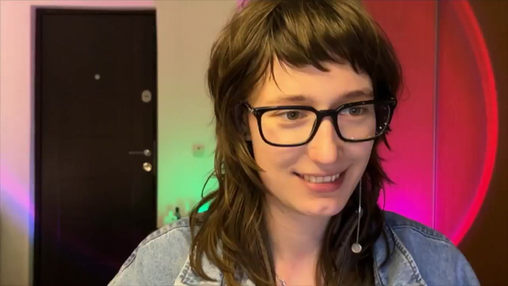 Gallery image thumbnail from LoooneyTunes's myfreecams stream on, 02/19/2025, 18:19 image 12 of 20