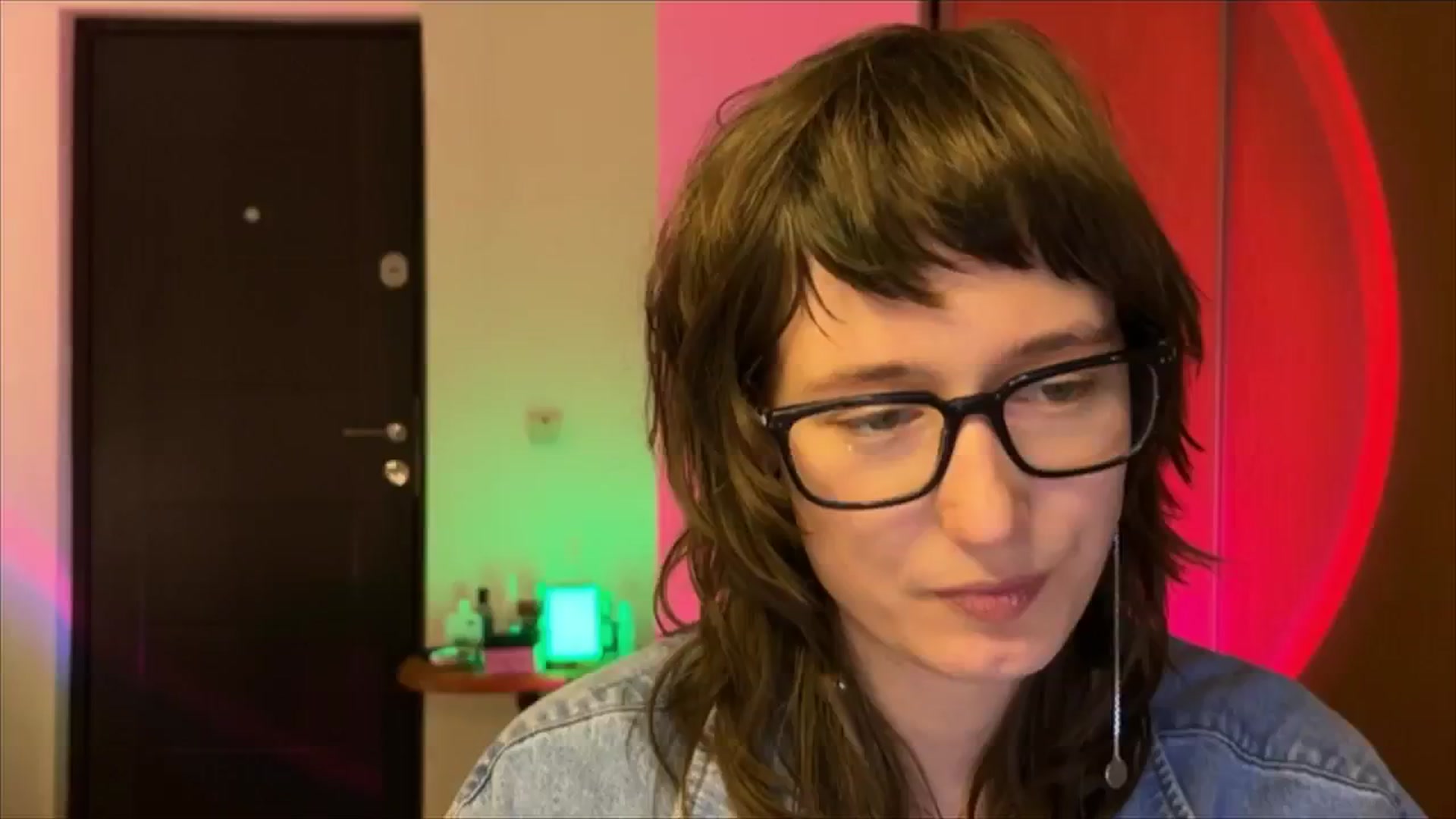 Gallery image thumbnail from LoooneyTunes's myfreecams stream on, 02/19/2025, 18:44 image 8 of 20