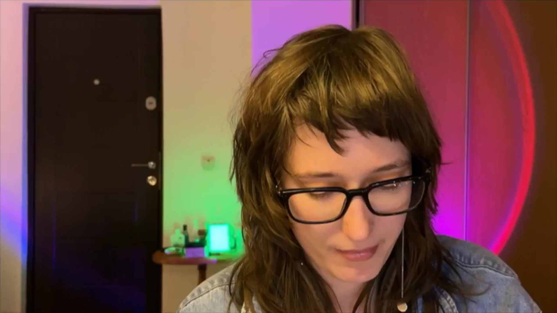 Gallery image thumbnail from LoooneyTunes's myfreecams stream on, 02/19/2025, 18:44 image 18 of 20
