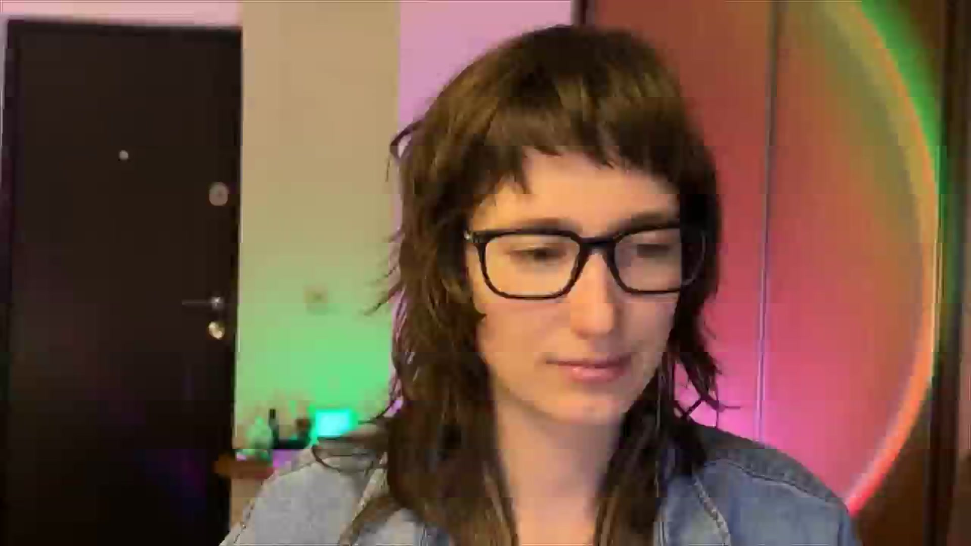 Gallery image thumbnail from LoooneyTunes's myfreecams stream on, 02/19/2025, 20:15 image 8 of 20