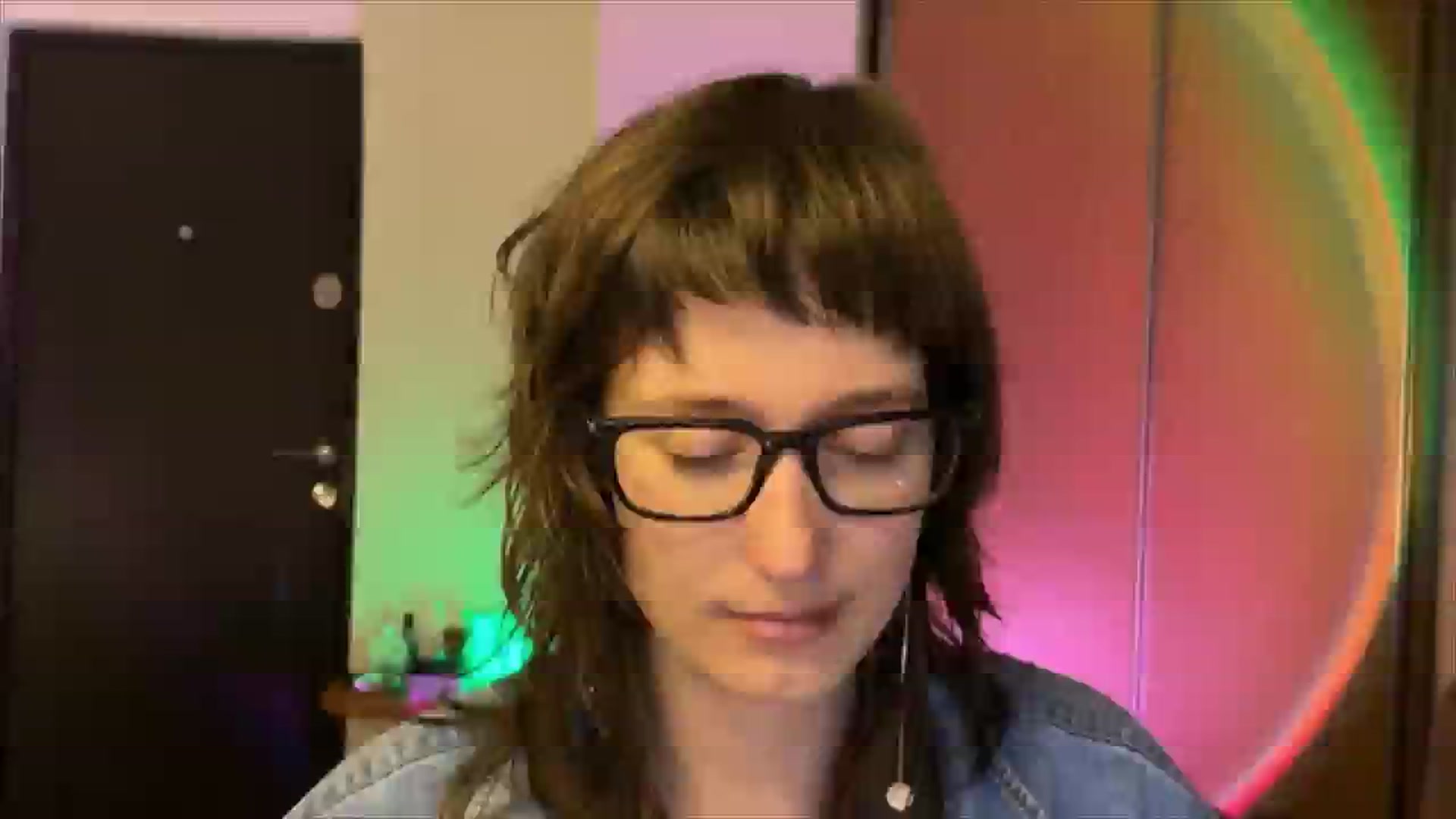 Gallery image thumbnail from LoooneyTunes's myfreecams stream on, 02/19/2025, 20:15 image 16 of 20
