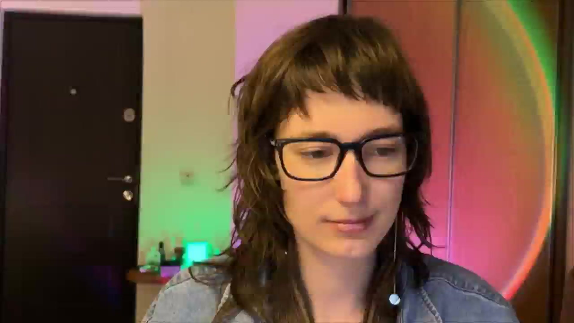 Gallery image thumbnail from LoooneyTunes's myfreecams stream on, 02/19/2025, 20:15 image 7 of 20