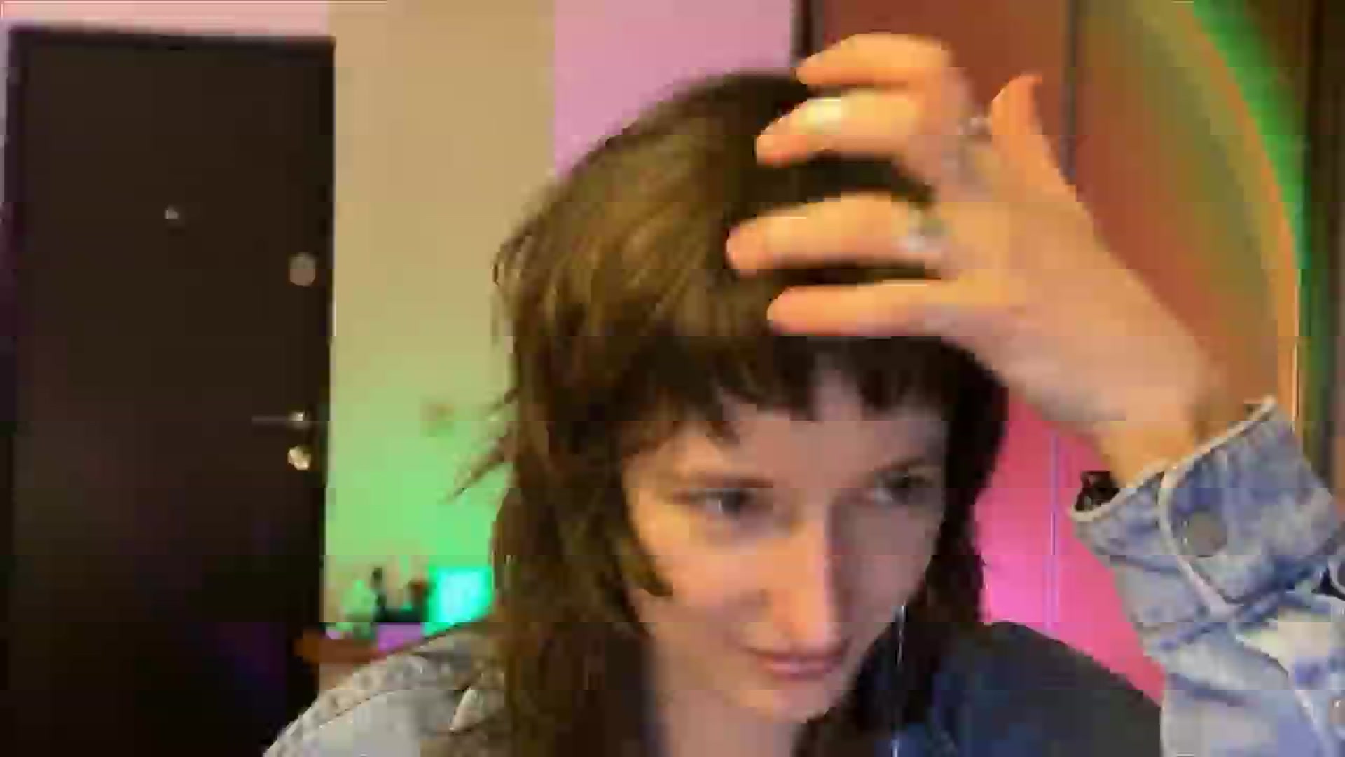 Gallery image thumbnail from LoooneyTunes's myfreecams stream on, 02/19/2025, 20:15 image 2 of 20