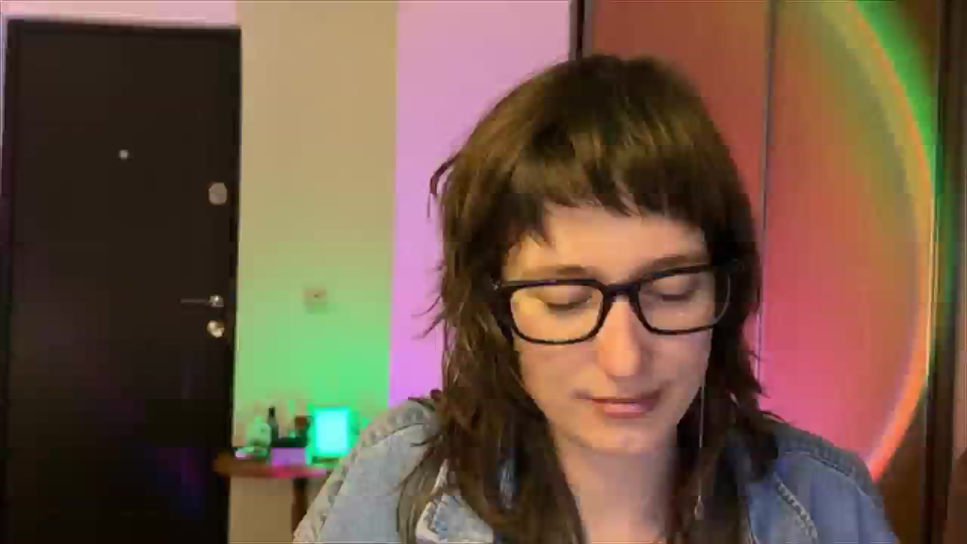 Gallery image thumbnail from LoooneyTunes's myfreecams stream on, 02/19/2025, 20:15 image 12 of 20