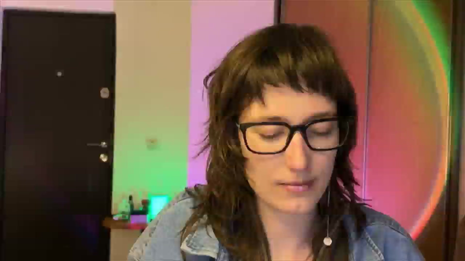 Gallery image thumbnail from LoooneyTunes's myfreecams stream on, 02/19/2025, 20:15 image 15 of 20