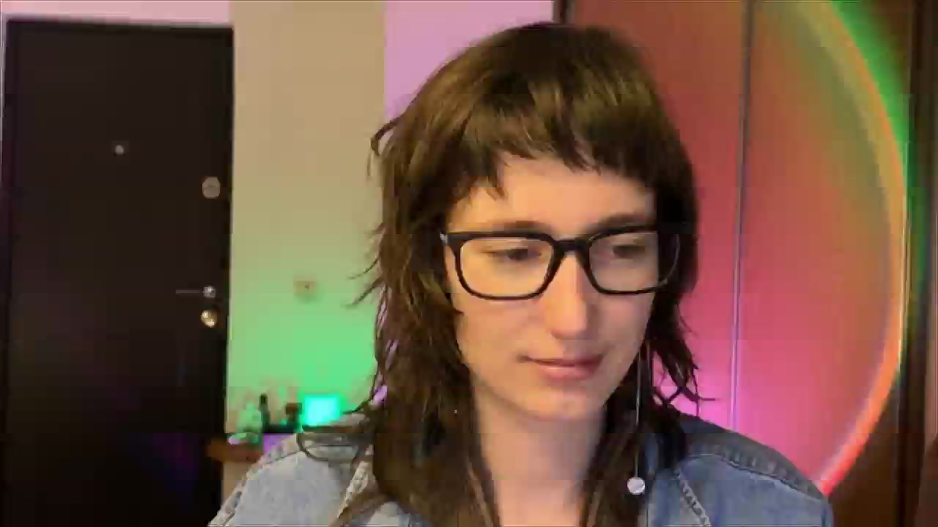Gallery image thumbnail from LoooneyTunes's myfreecams stream on, 02/19/2025, 20:15 image 9 of 20