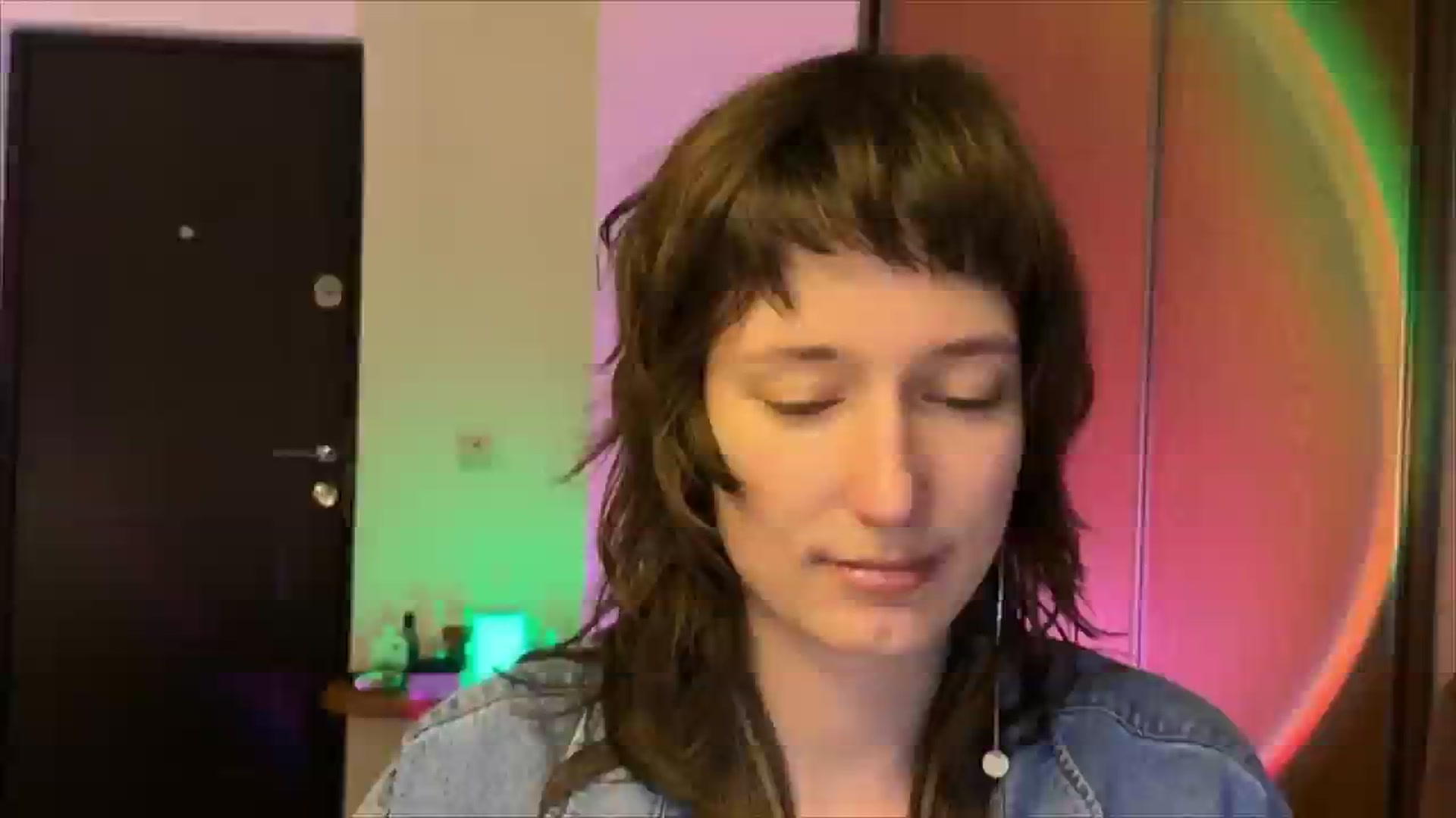 Gallery image thumbnail from LoooneyTunes's myfreecams stream on, 02/19/2025, 20:15 image 3 of 20