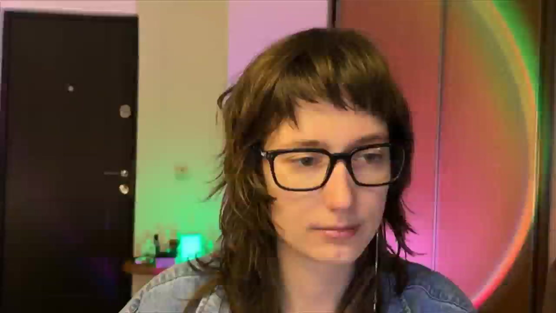 Gallery image thumbnail from LoooneyTunes's myfreecams stream on, 02/19/2025, 20:15 image 19 of 20