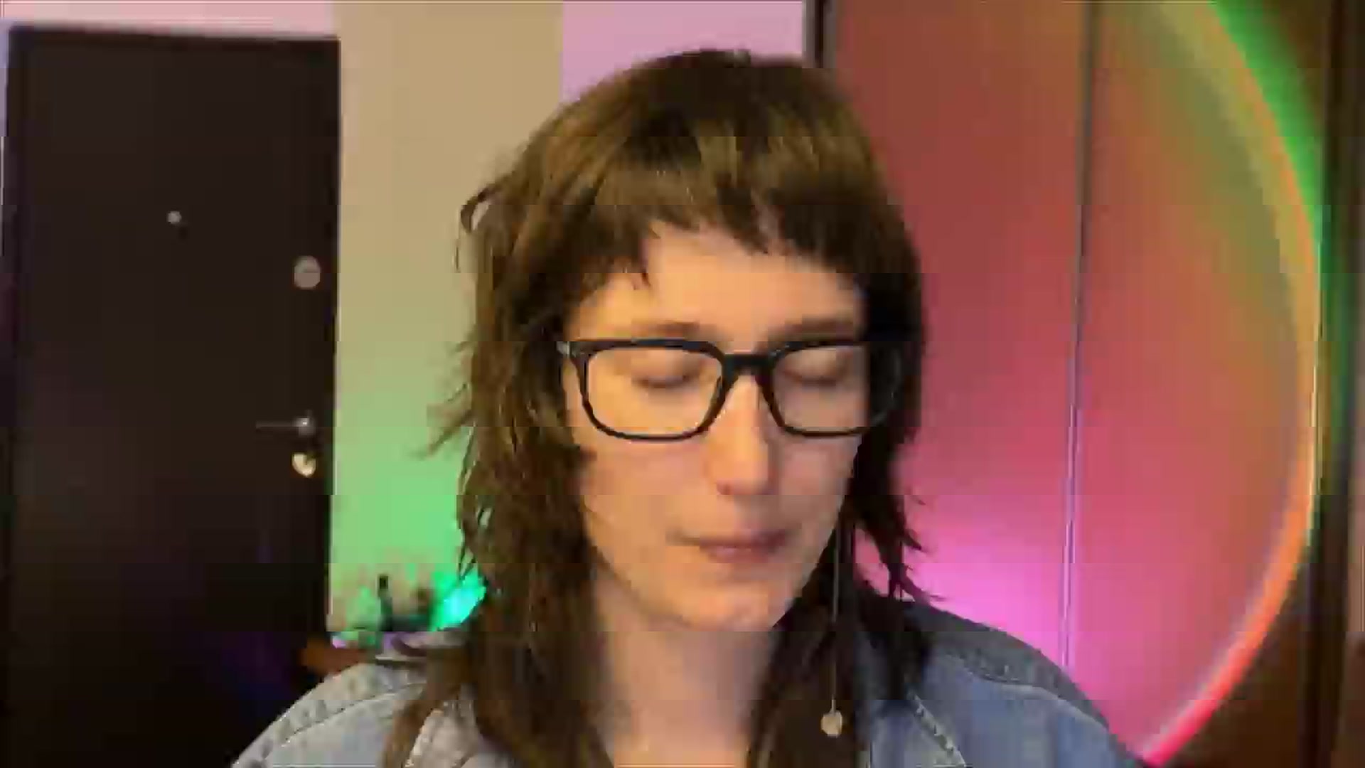 Gallery image thumbnail from LoooneyTunes's myfreecams stream on, 02/19/2025, 20:15 image 17 of 20